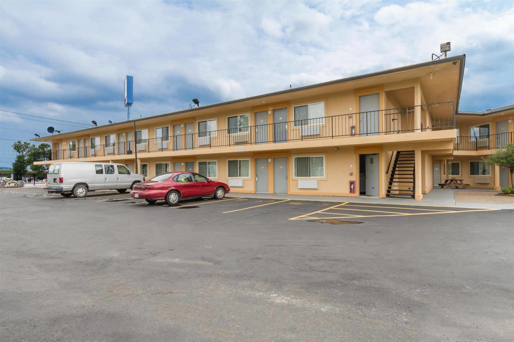 Motel 6-Oshkosh, Wi Exterior photo